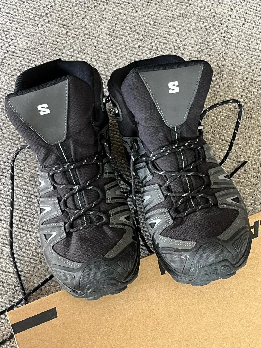 Salomon Men's Black and Gray X Ultra Mid Hiking Boot